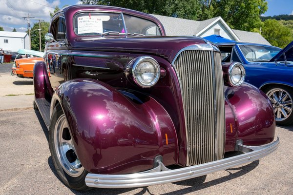 What are the requirements for obtaining a commercial driving license in the UK?